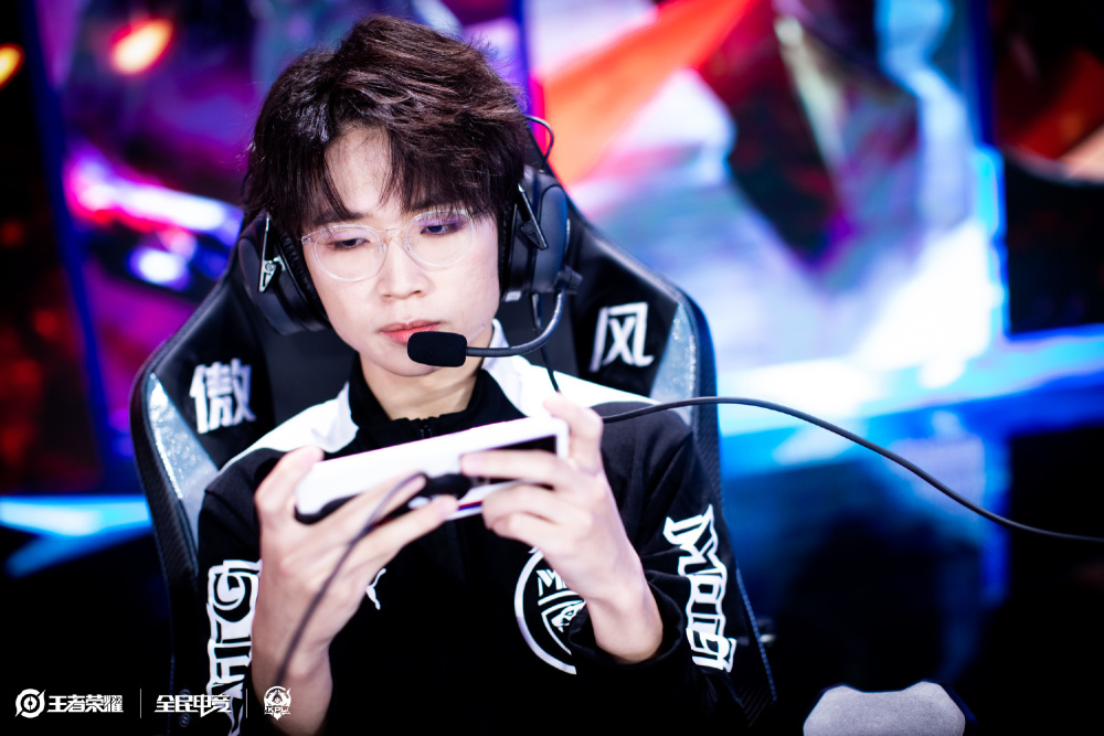 他就展现了 他就展现了